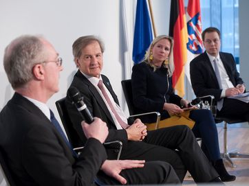Prof. Dr. Friedrich Heinemann, MdEP Jo Leinen, Charlotte Geerdink, Benjamin Hartmann ©Hessische Landesvertretung/ Horst Wagner